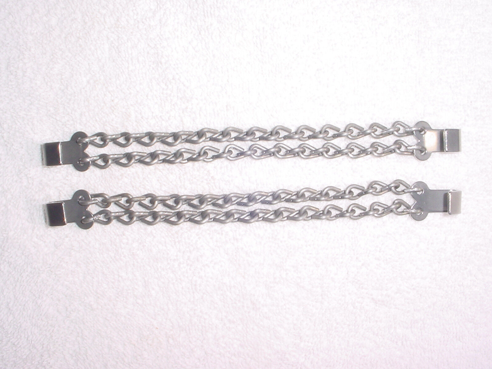 DOUBLE ROW HEEL SPUR CHAINS WITH HANGERS NICE  