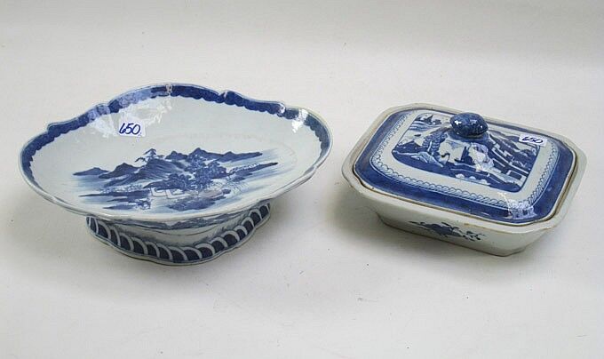 TWO CHINESE EXPORT PORCELAIN TABLEWARE PIECES, Canton blue and white serving ...