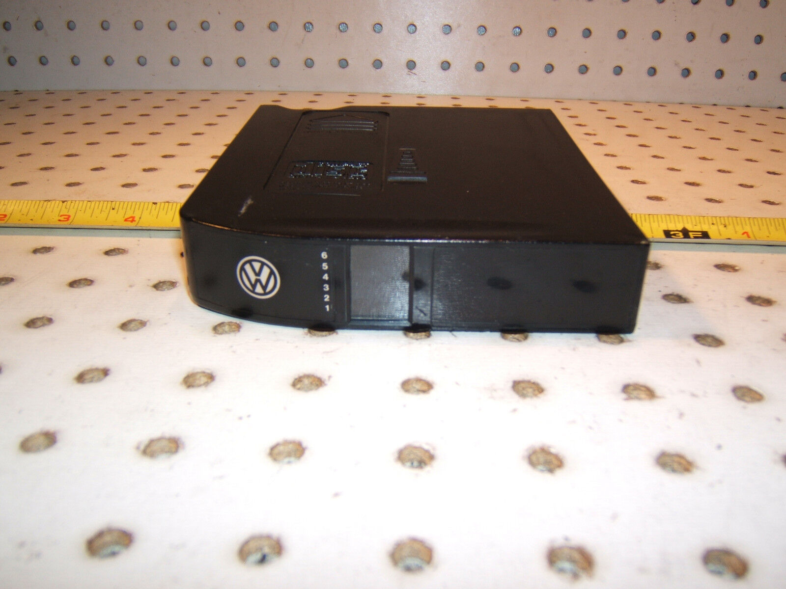 VW Jetta 1997 in trunk CD changer 6CD OEM 1 Magazine ONLY for 1HM035111 player