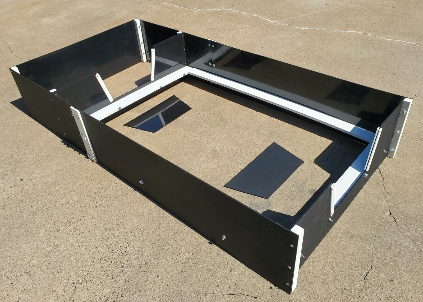 XL Whelping Box w/safety pig rails, basic liner & potty area, 4'x8'