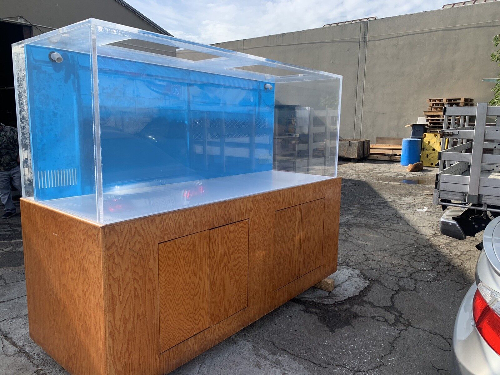 600 Gallon Acrylic Aquarium Fish Tank With 180 Gallon Sump And Oak Stand