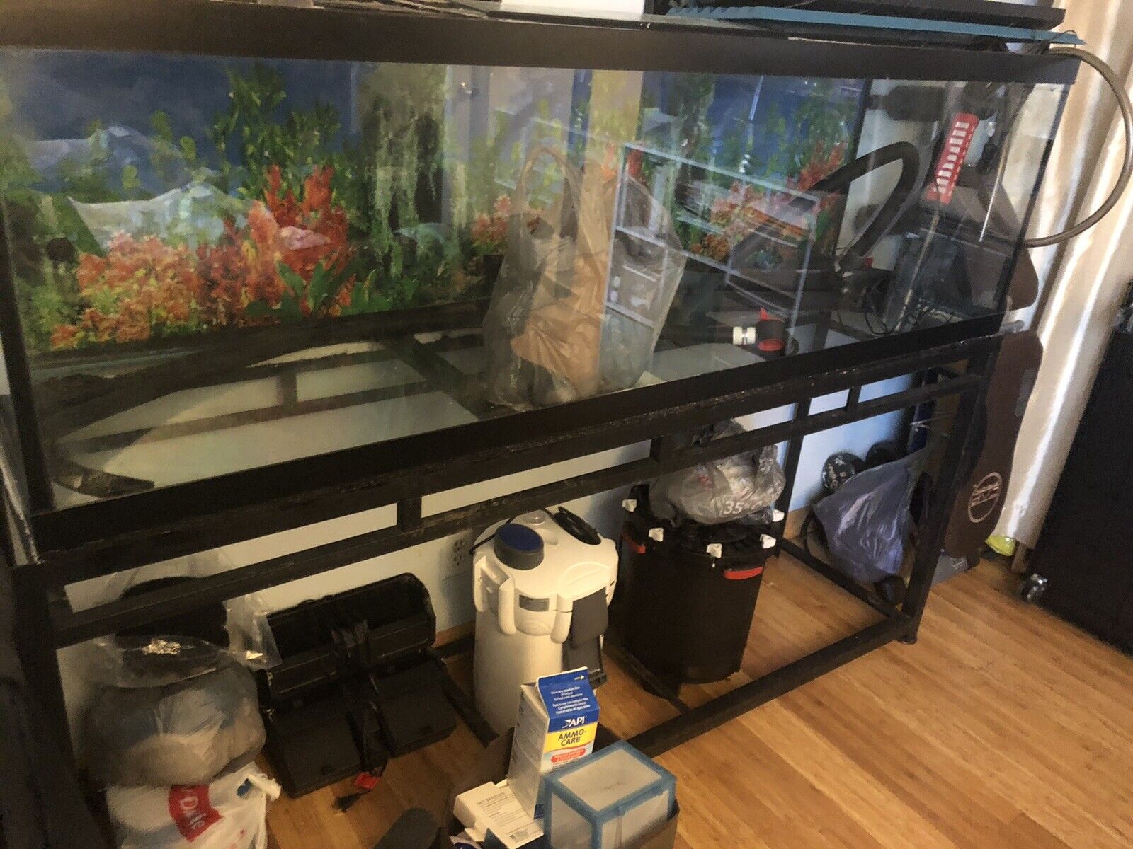 125 GAL AQUARIUM AND METAL STAND WITH 5 PUMPS PLUS MORE. ***