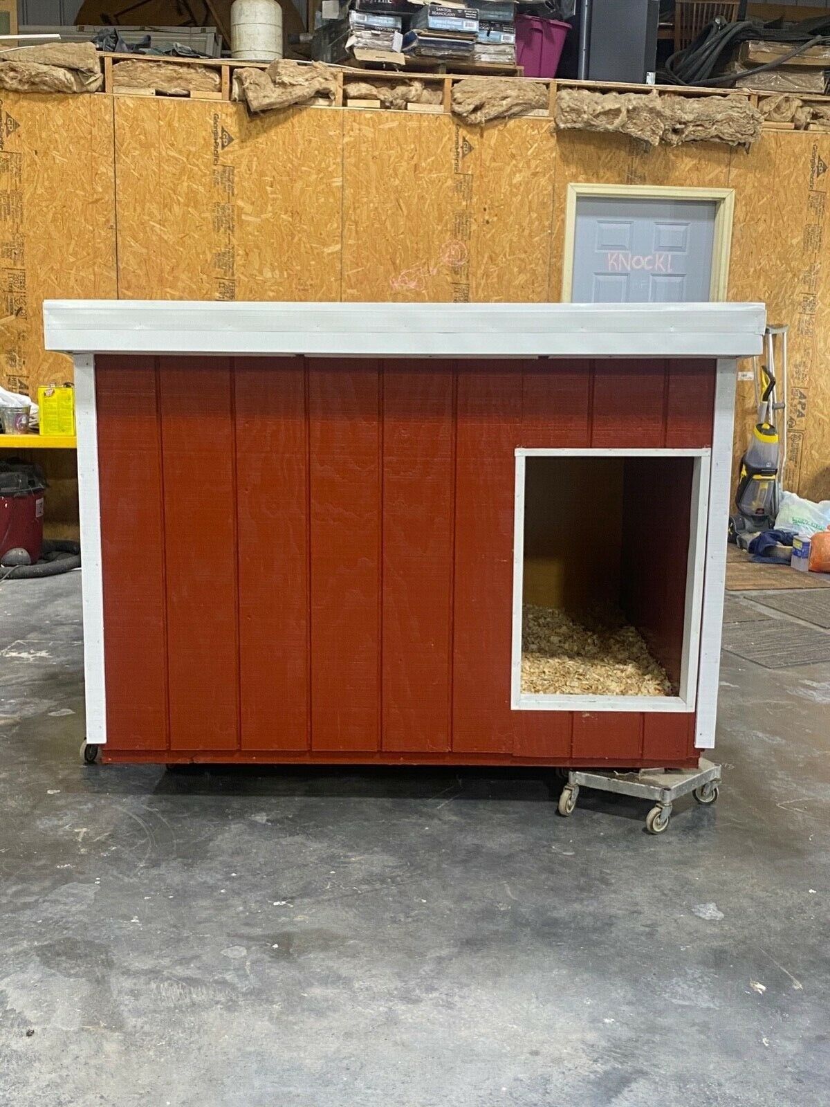 XX large insulated doghouse