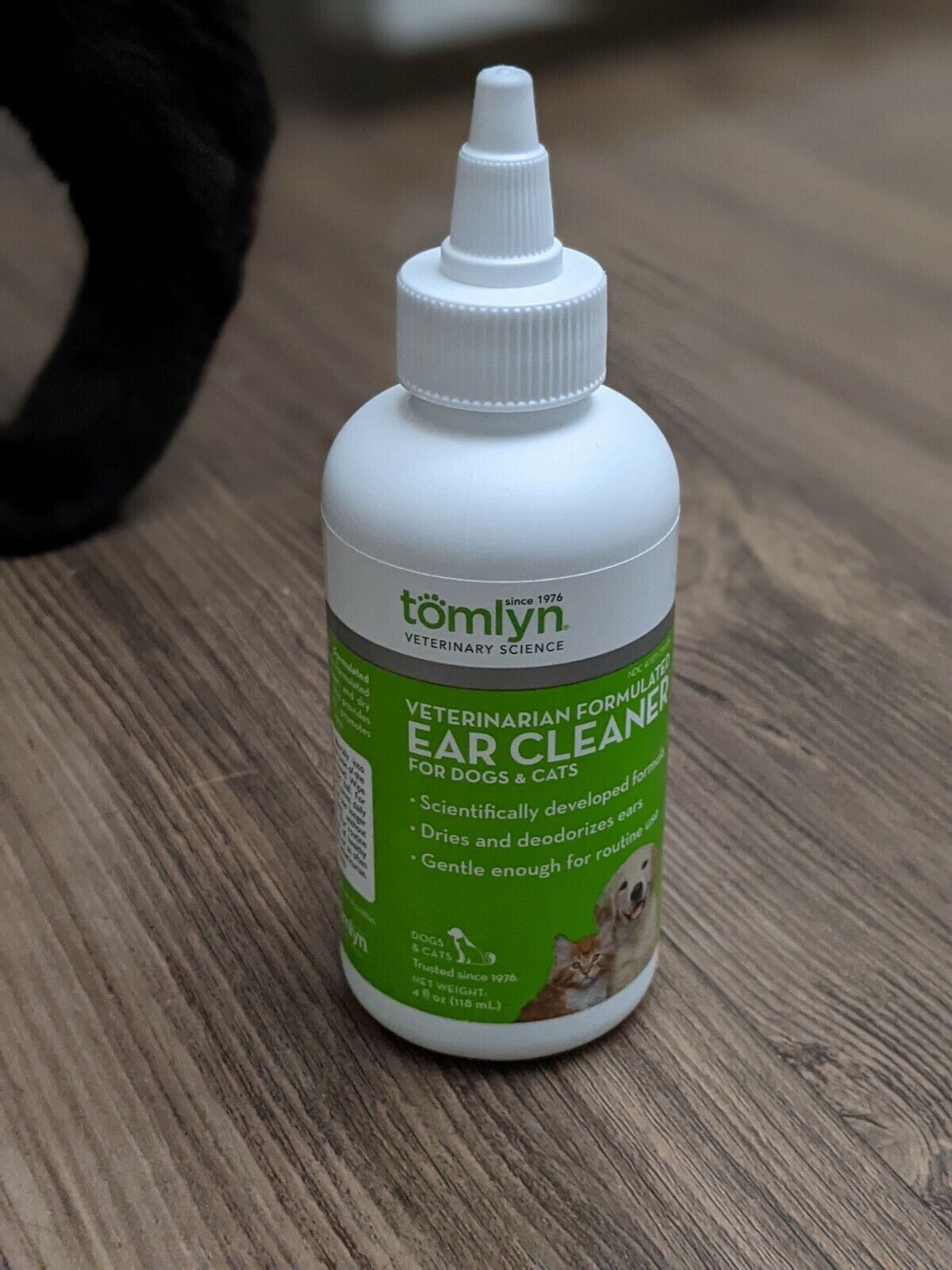 Tomlyn Veteranian Formulated Ear Cleaner for Dogs & Cats, 4 Fl Oz (118 mL)